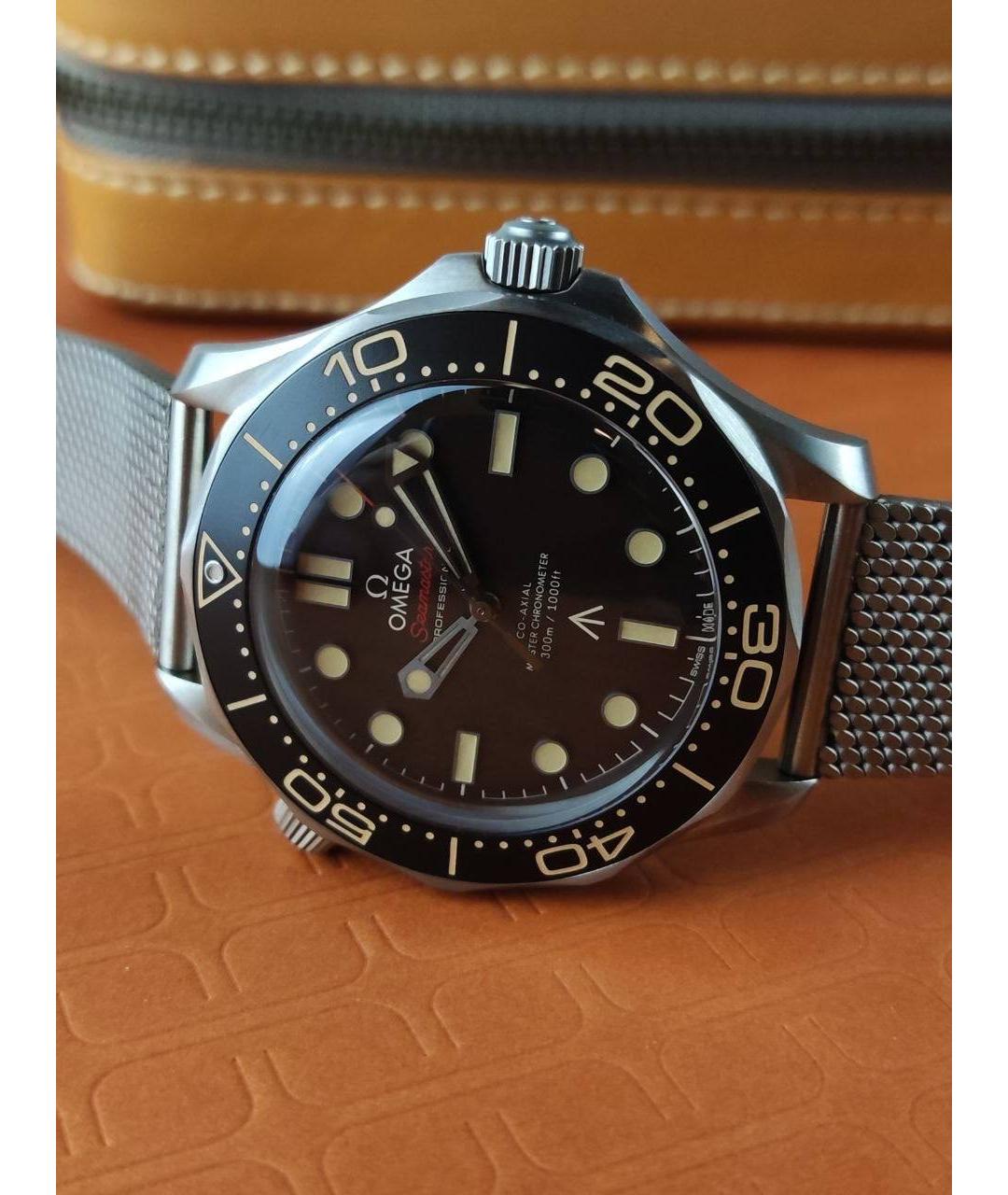 OMEGA Черные металлические часы, фото 5