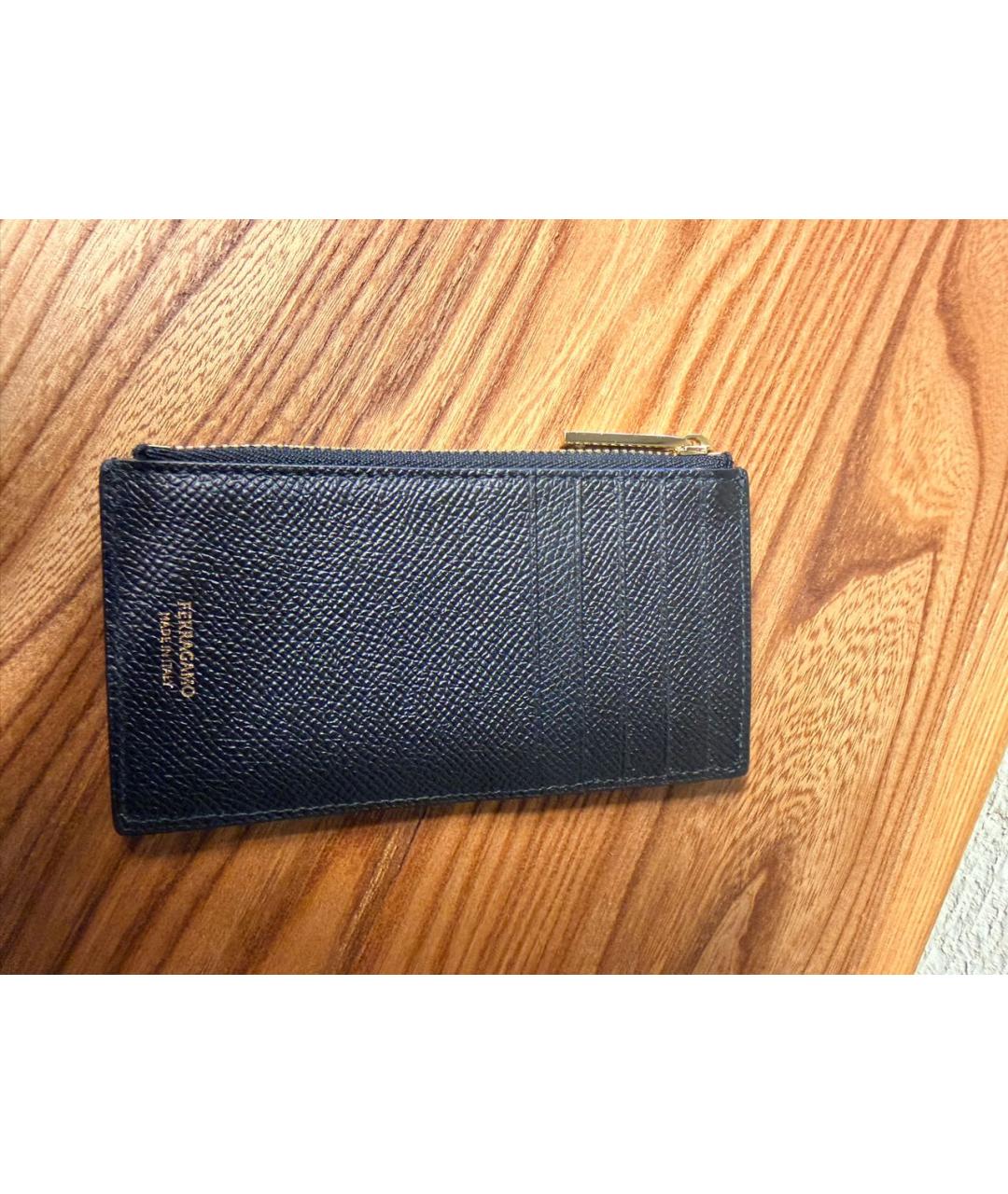 FERRAGAMO Черный кожаный кардхолдер, фото 3