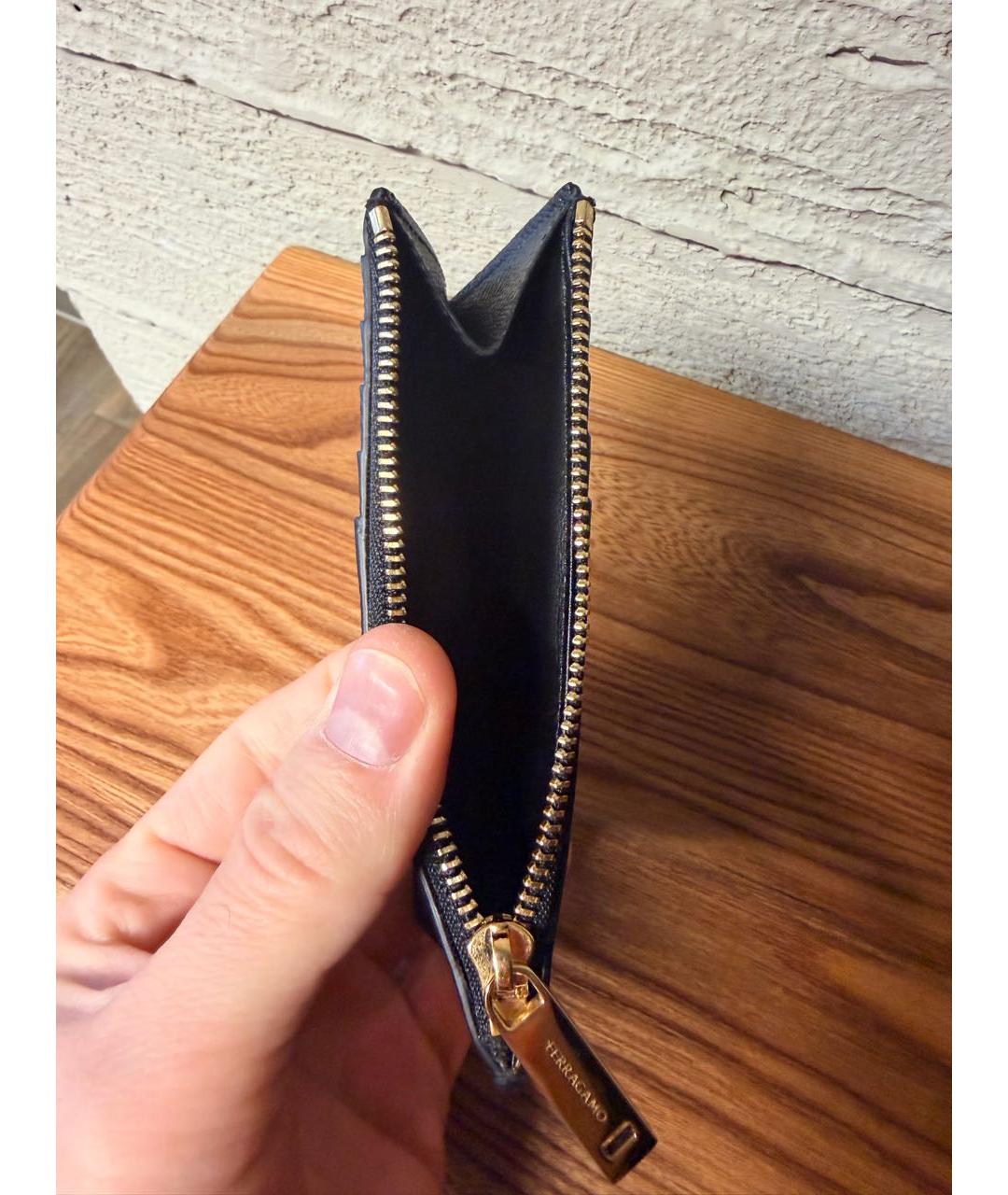 FERRAGAMO Черный кожаный кардхолдер, фото 4