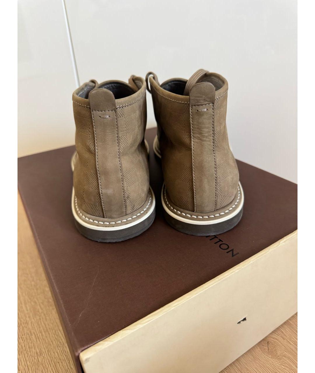 LOUIS VUITTON Бежевые замшевые низкие ботинки, фото 4