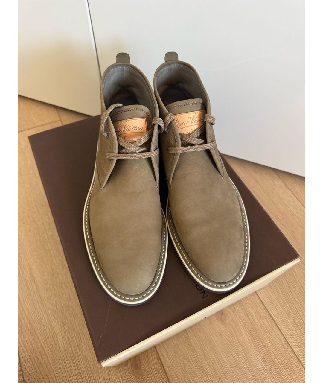 LOUIS VUITTON Бежевые замшевые низкие ботинки, фото 2