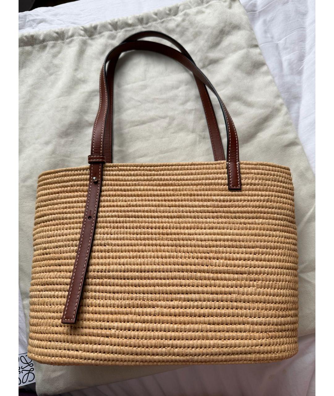 LOEWE Бежевая пелетеная сумка тоут, фото 3