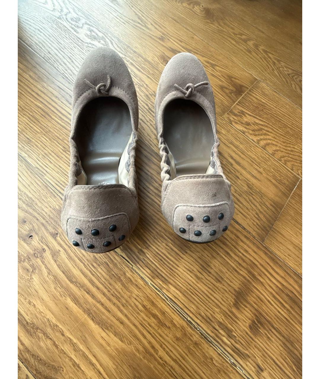 TOD'S Бежевые замшевые балетки, фото 3