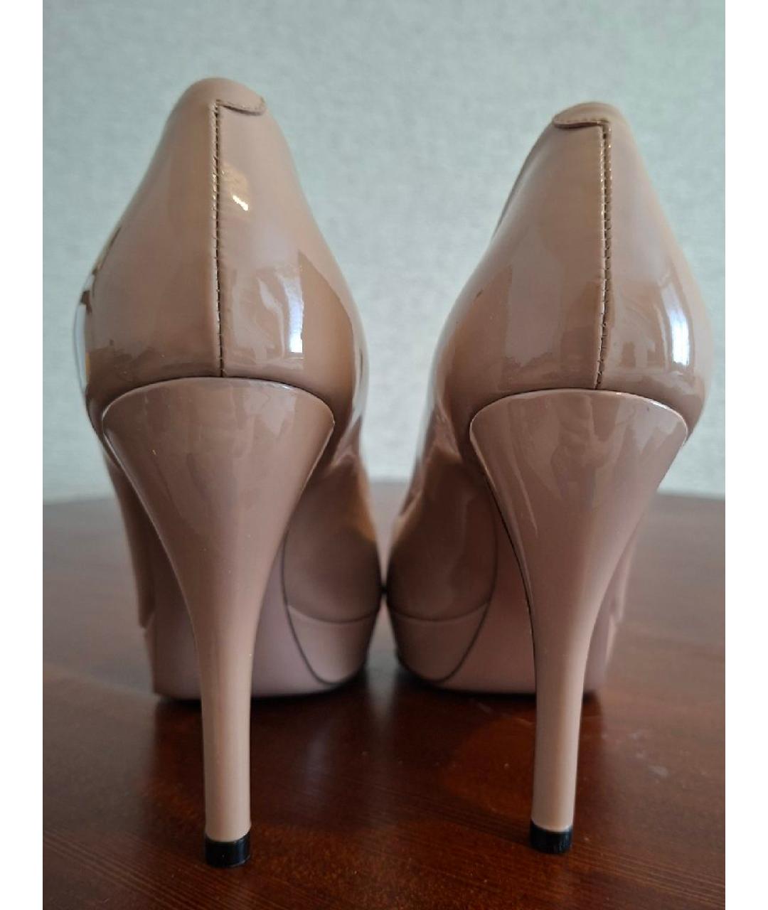 GUCCI Бежевые туфли из лакированной кожи, фото 4