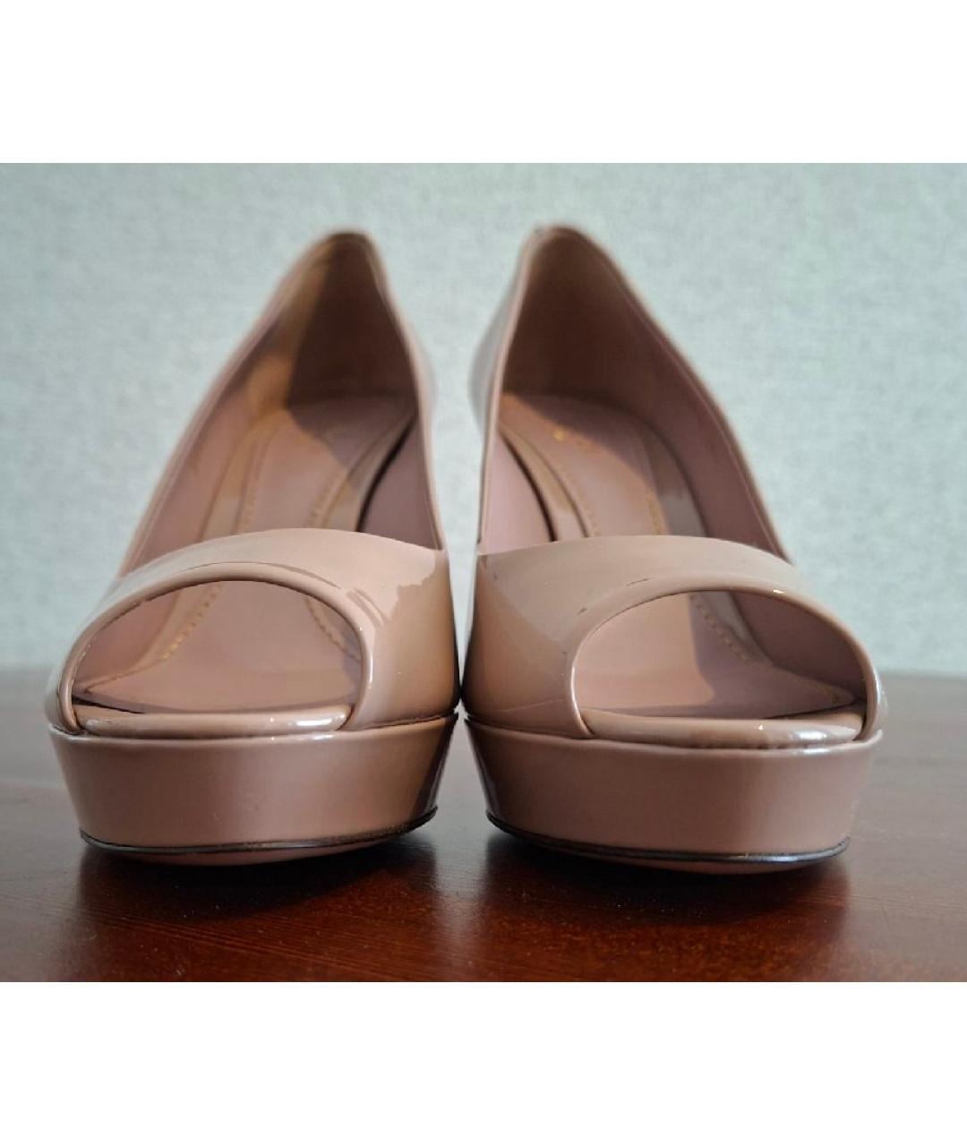 GUCCI Бежевые туфли из лакированной кожи, фото 5