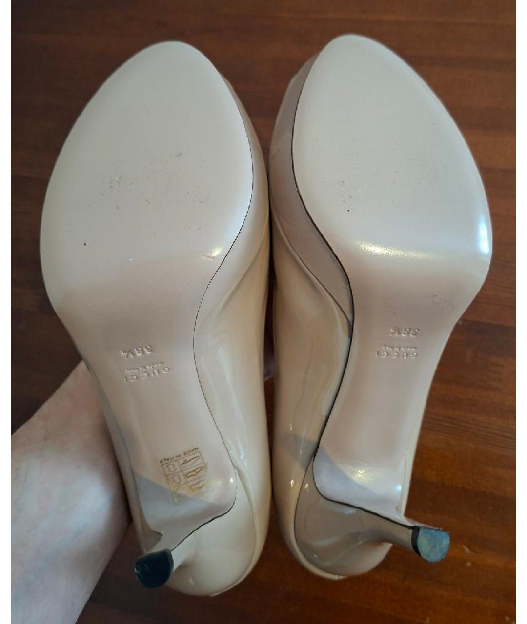 GUCCI Бежевые туфли из лакированной кожи, фото 6