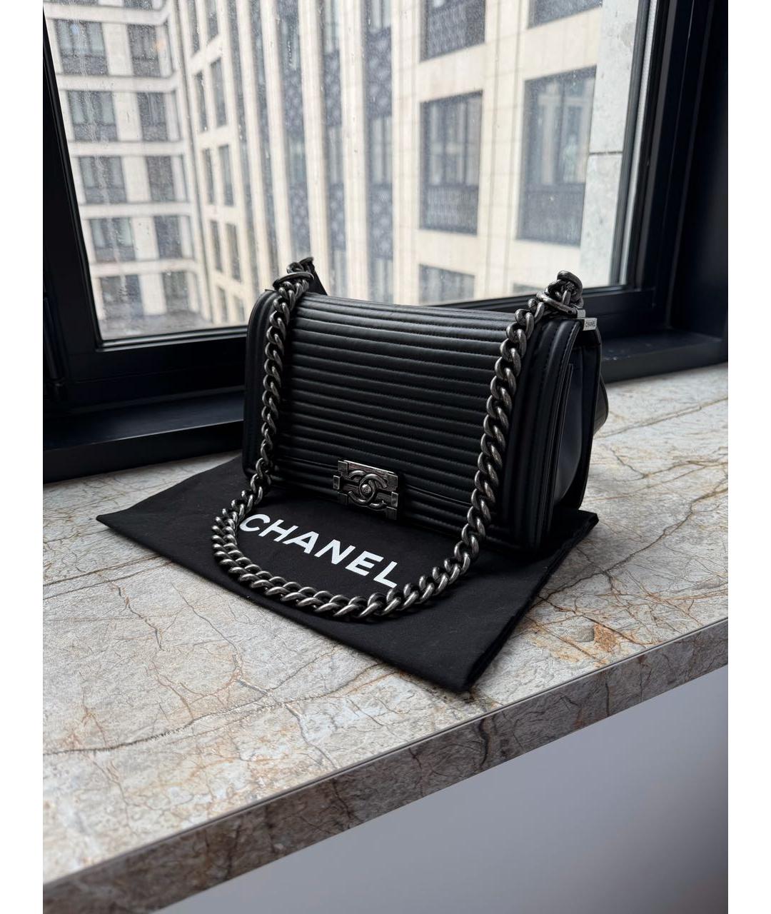 CHANEL Черная кожаная сумка через плечо, фото 2