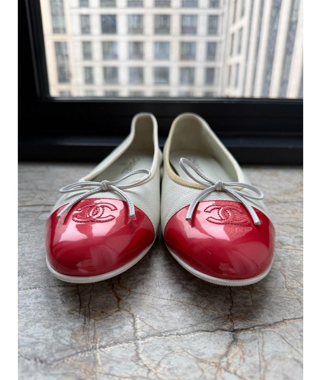 CHANEL Белые кожаные балетки, фото 2