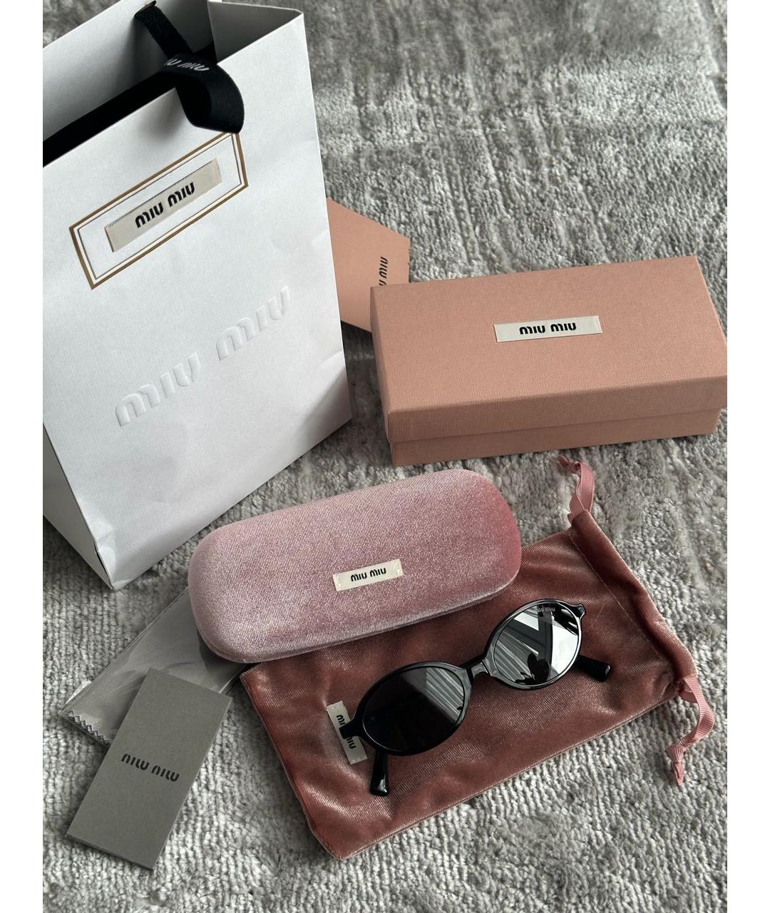 MIU MIU Черные пластиковые солнцезащитные очки, фото 3