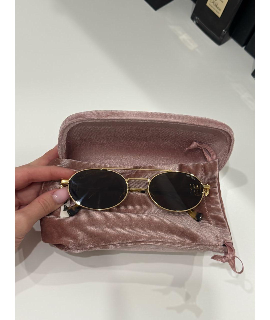 MIU MIU Золотые металлические солнцезащитные очки, фото 4