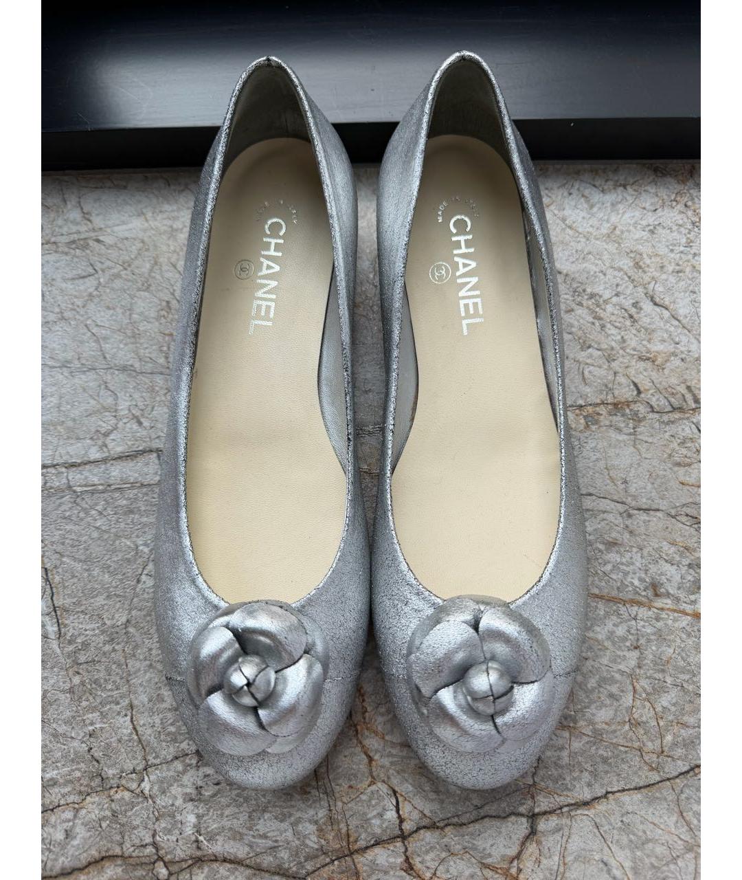 CHANEL Серебряные кожаные балетки, фото 2