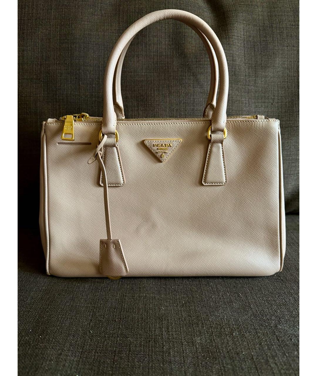PRADA Бежевая кожаная сумка с короткими ручками, фото 9