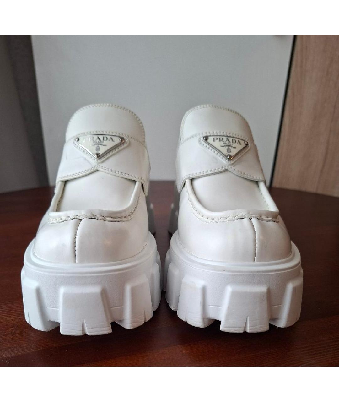 PRADA Белые кожаные лоферы, фото 2