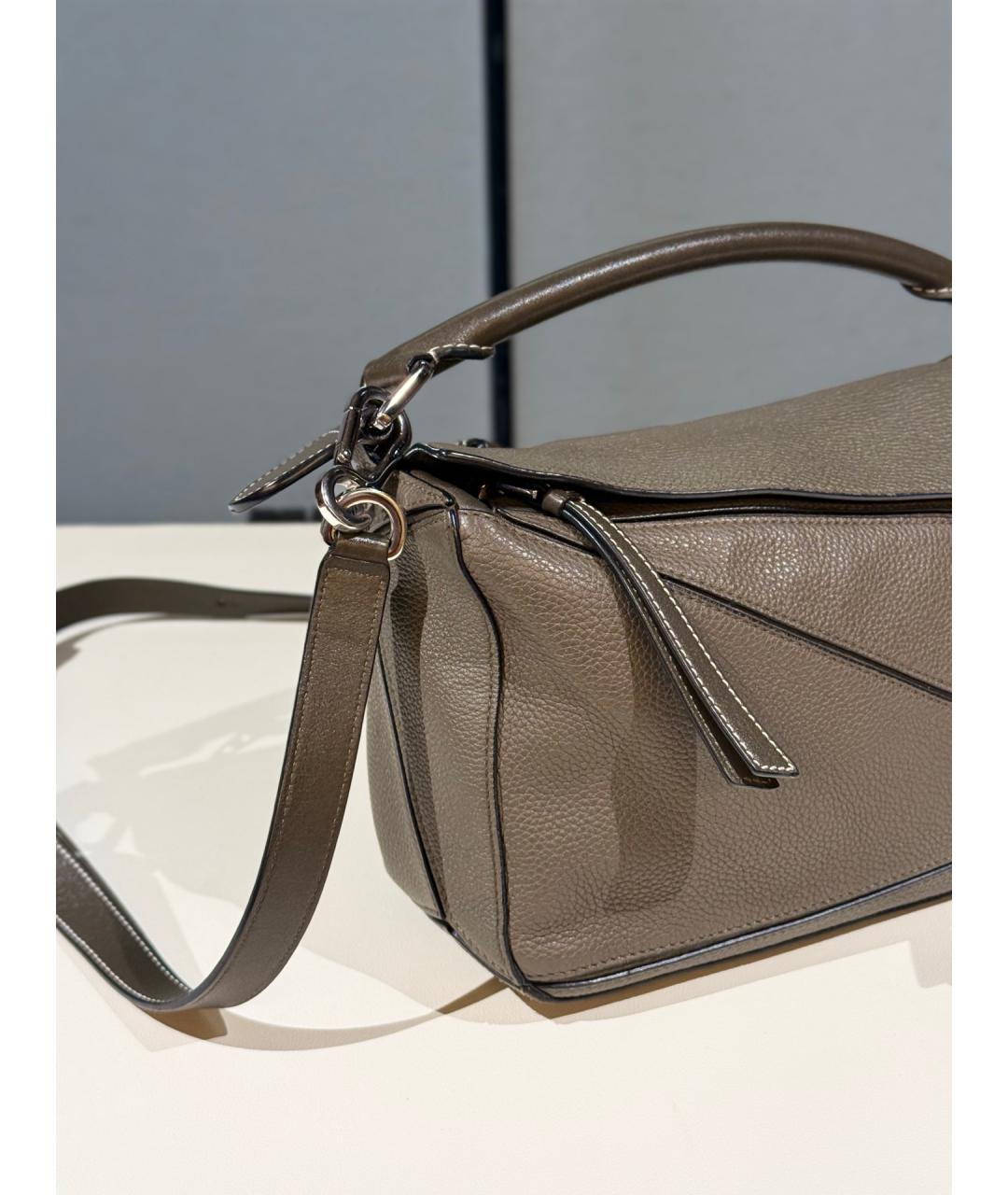 LOEWE Серая кожаная сумка с короткими ручками, фото 3