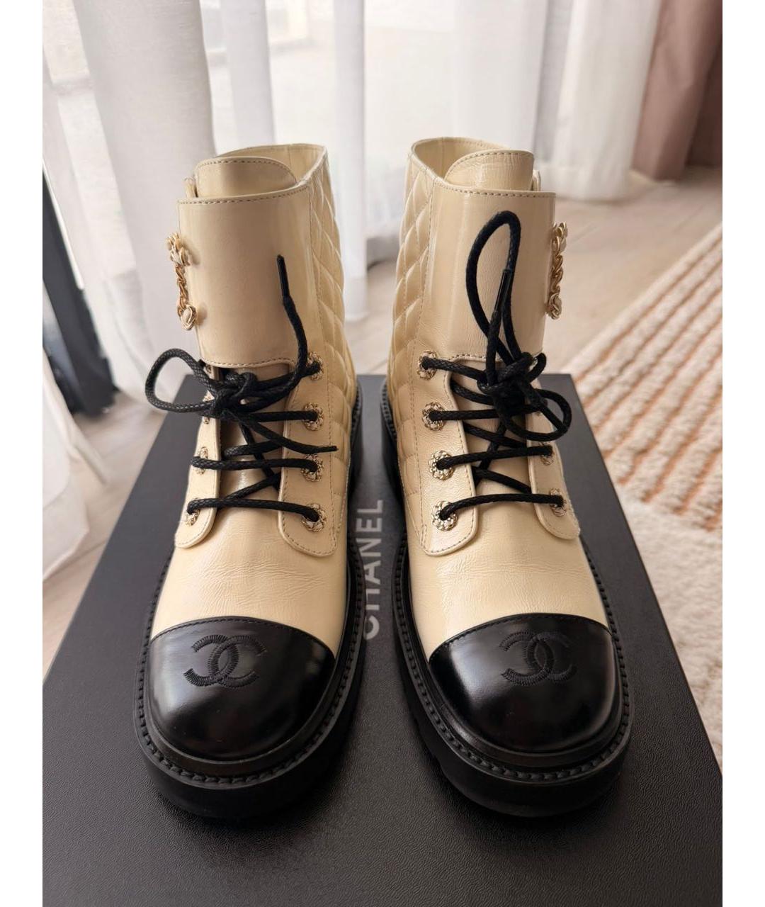 CHANEL Бежевые кожаные ботинки, фото 2
