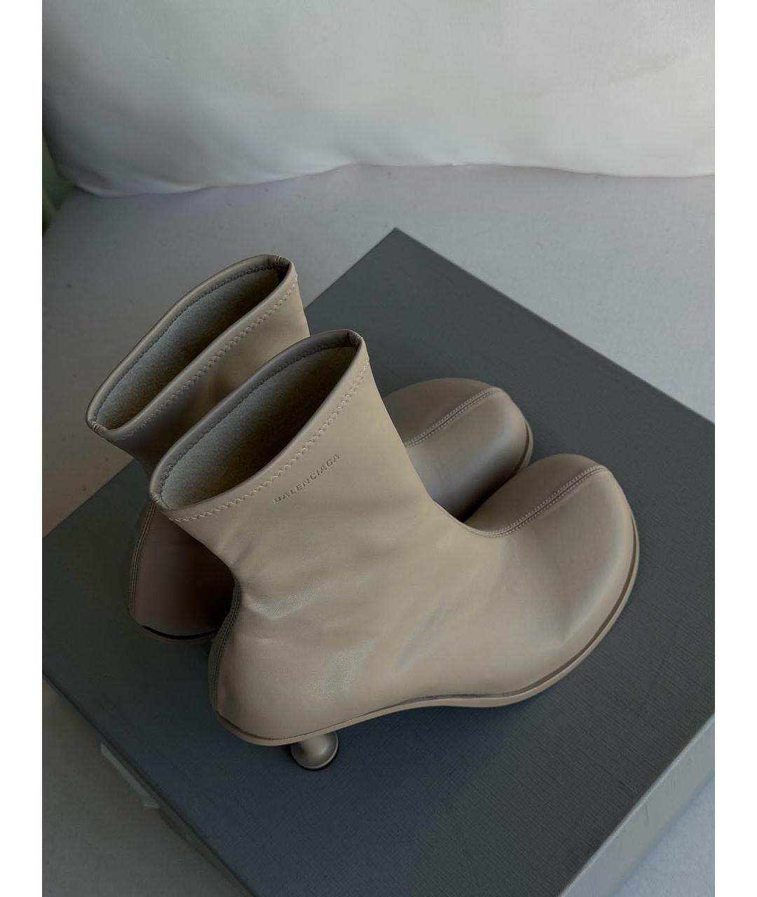 BALENCIAGA Бежевые ботильоны из искусственной кожи, фото 4