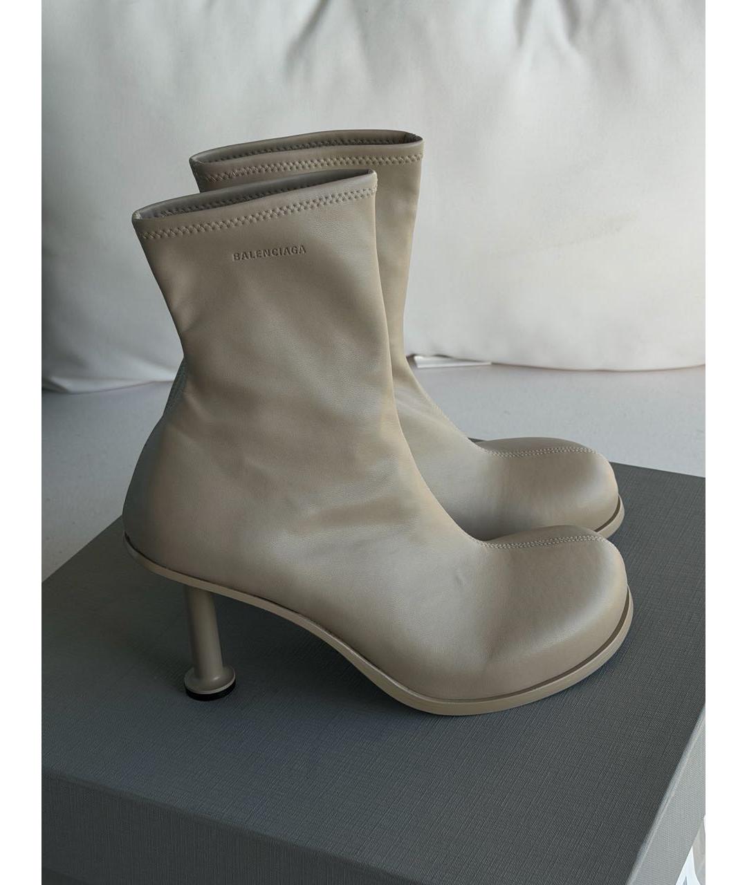 BALENCIAGA Бежевые ботильоны из искусственной кожи, фото 3