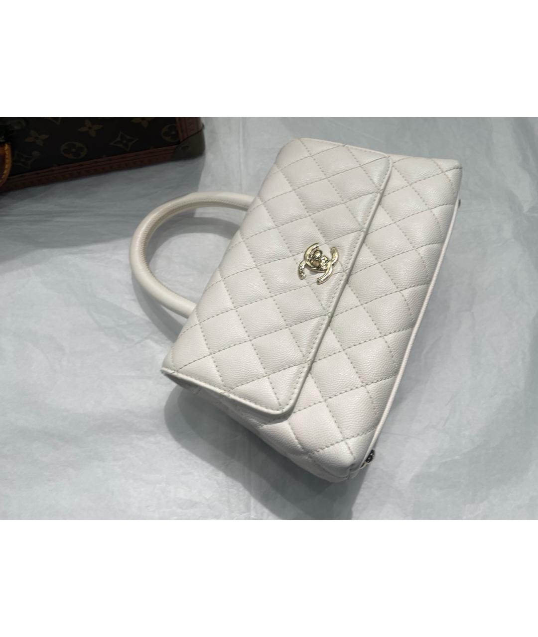 CHANEL Белая кожаная сумка с короткими ручками, фото 4
