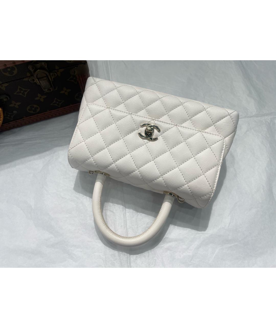 CHANEL Белая кожаная сумка с короткими ручками, фото 3