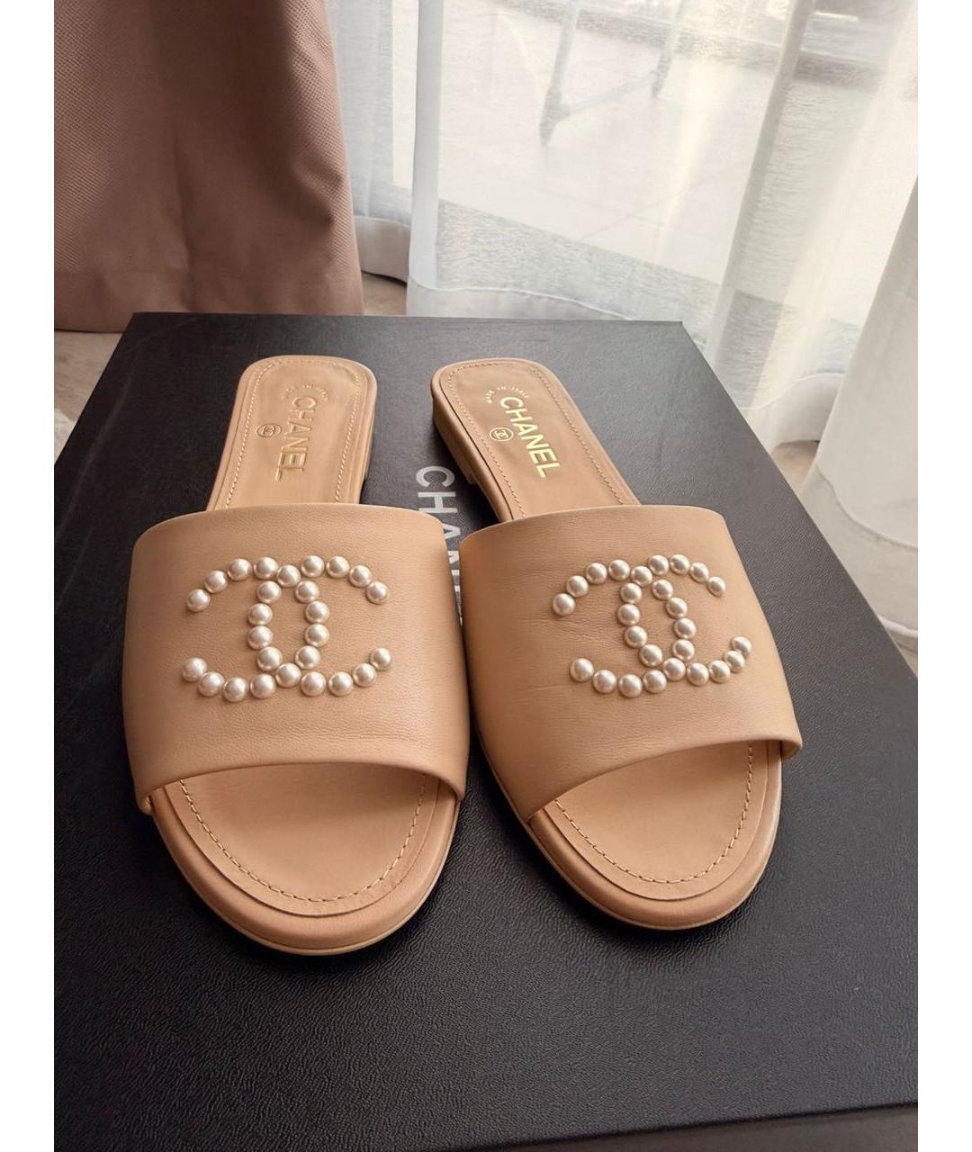 CHANEL Бежевые кожаные шлепанцы, фото 2