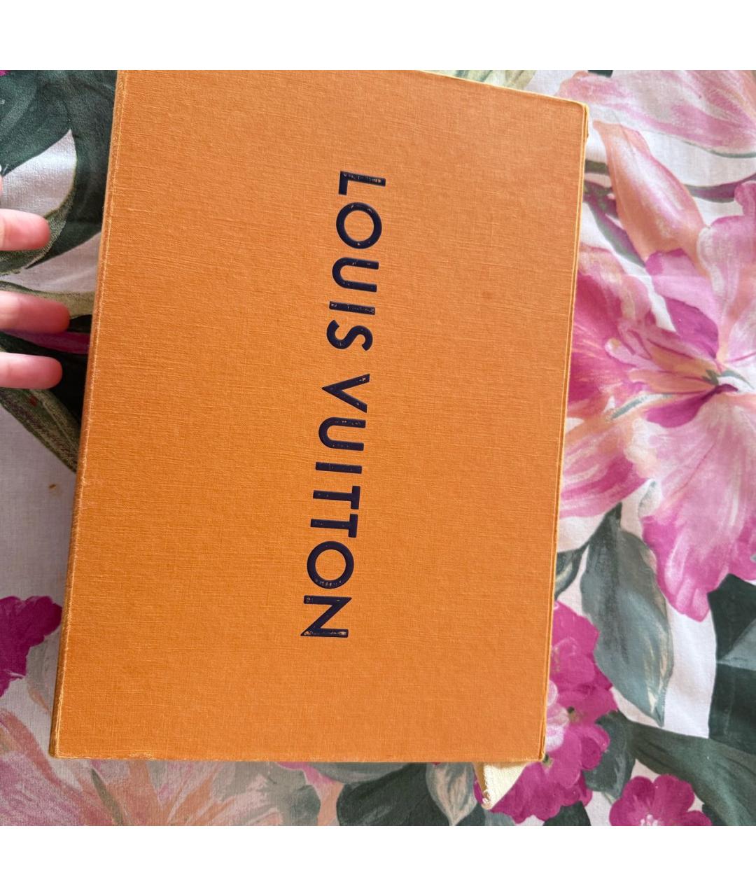 LOUIS VUITTON Бежевый кожаный кошелек, фото 4