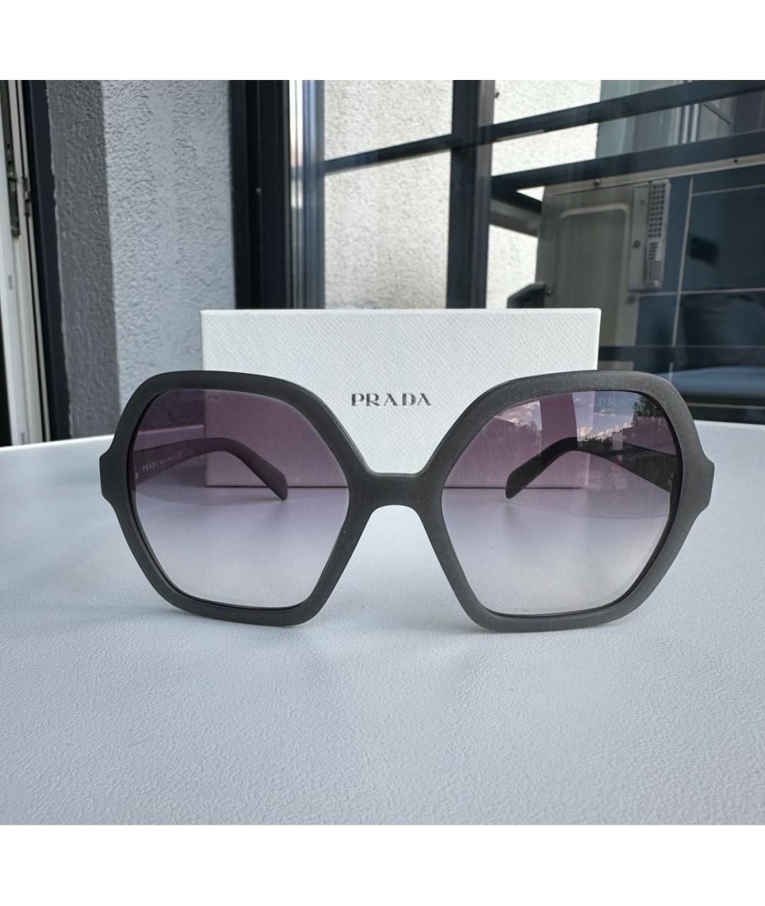 PRADA Серые пластиковые солнцезащитные очки, фото 4