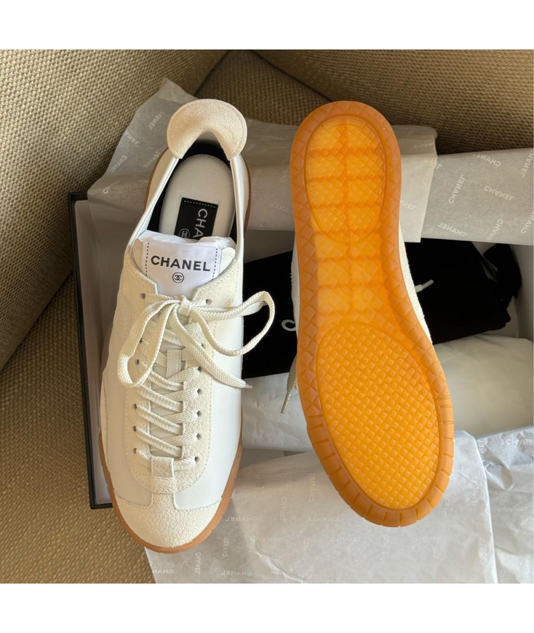 CHANEL Белые кожаные кеды, фото 3