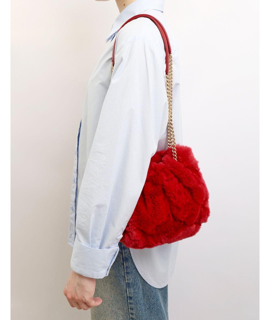 CHANEL Красная меховая сумка через плечо, фото 2