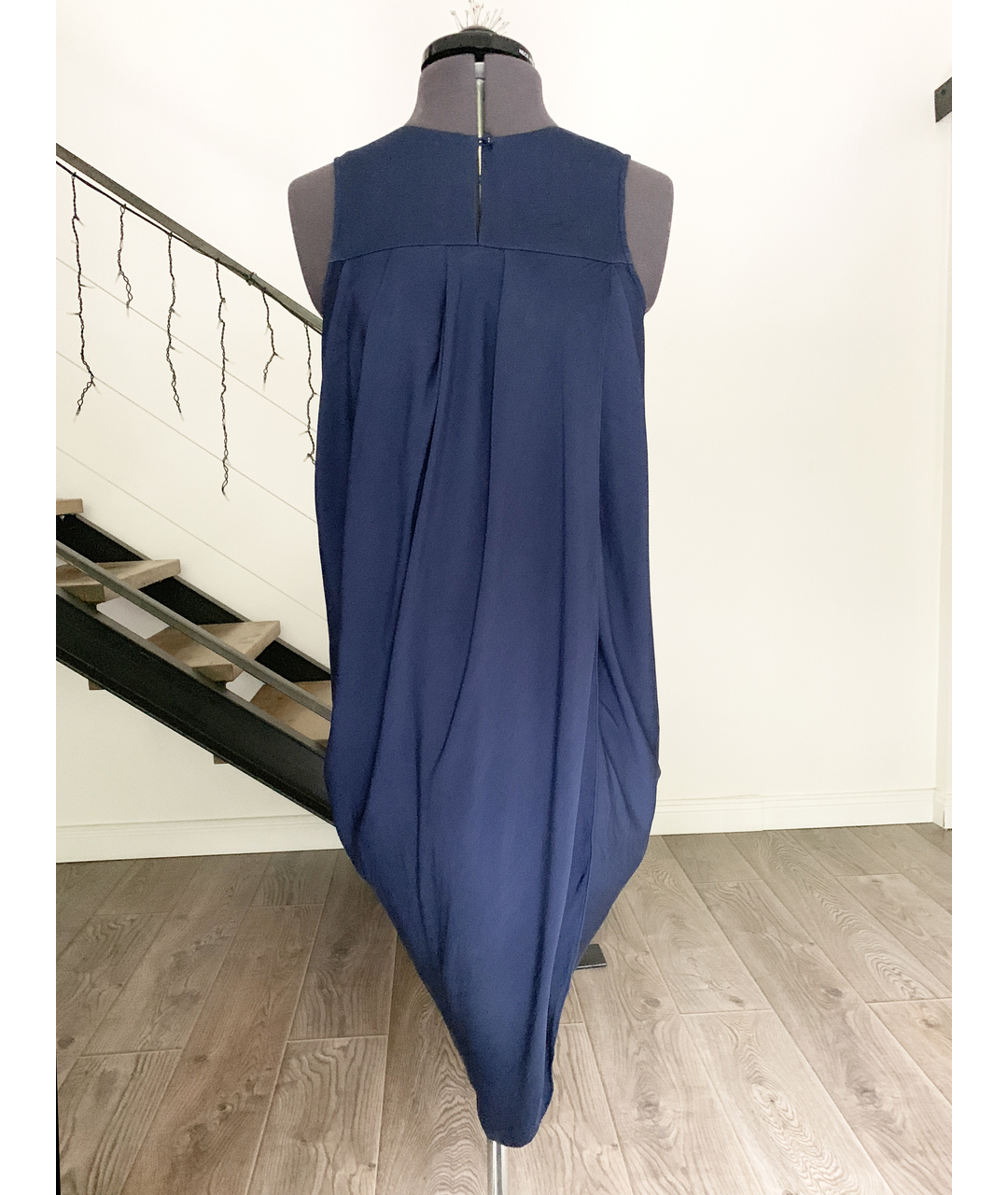 ALICE+OLIVIA Темно-синее шелковое коктейльное платье, фото 3