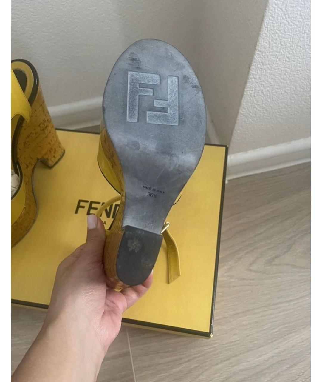 FENDI Желтые босоножки из лакированной кожи, фото 4