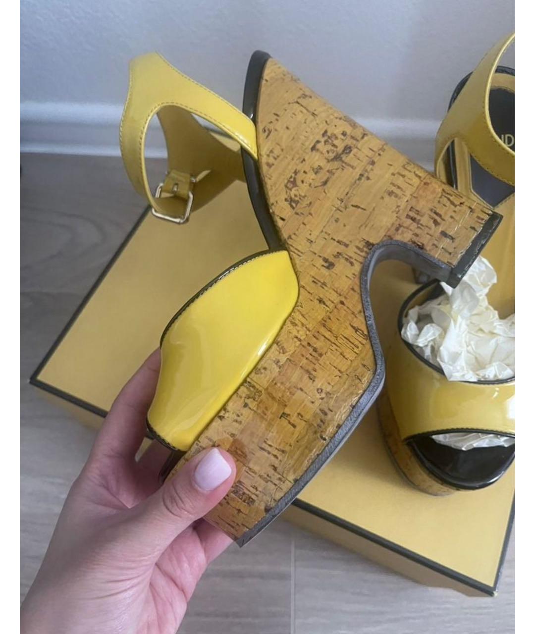 FENDI Желтые босоножки из лакированной кожи, фото 6