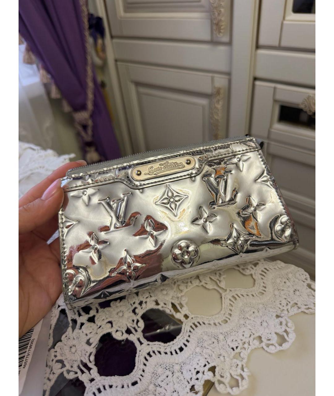 LOUIS VUITTON Серебряная кожаная косметичка, фото 9