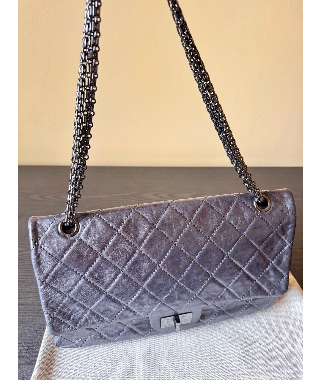 CHANEL Серебряная кожаная сумка с короткими ручками, фото 9