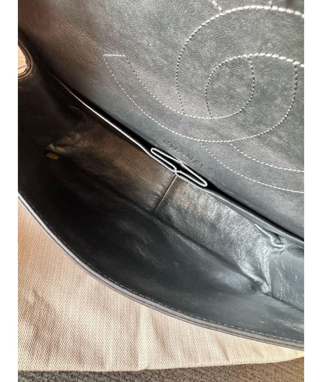 CHANEL Серебряная кожаная сумка с короткими ручками, фото 4