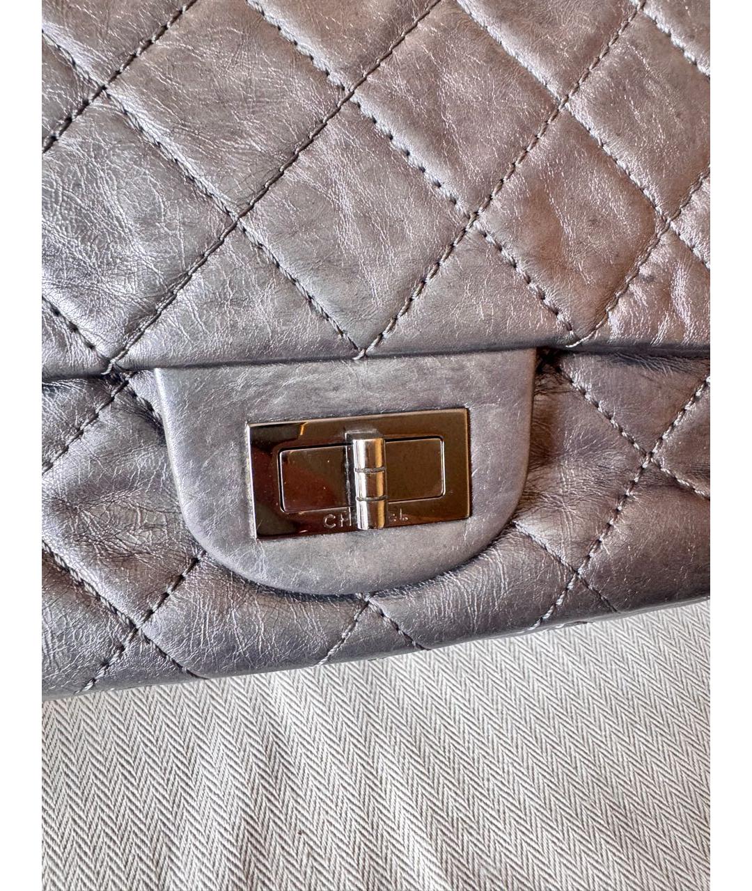 CHANEL Серебряная кожаная сумка с короткими ручками, фото 7