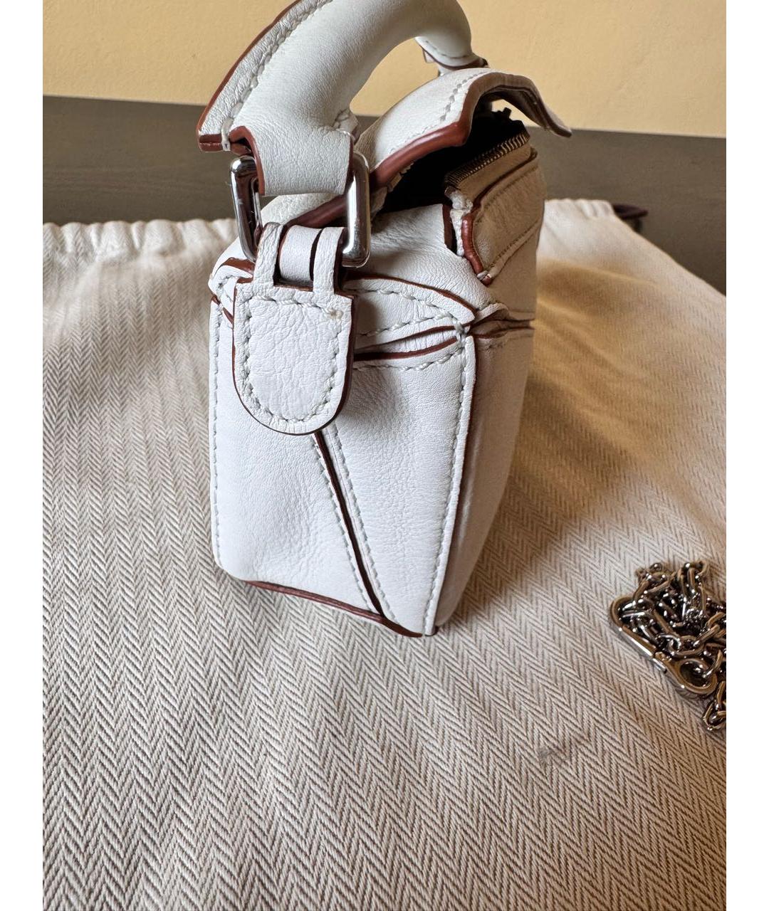 LOEWE Белая кожаная сумка с короткими ручками, фото 5