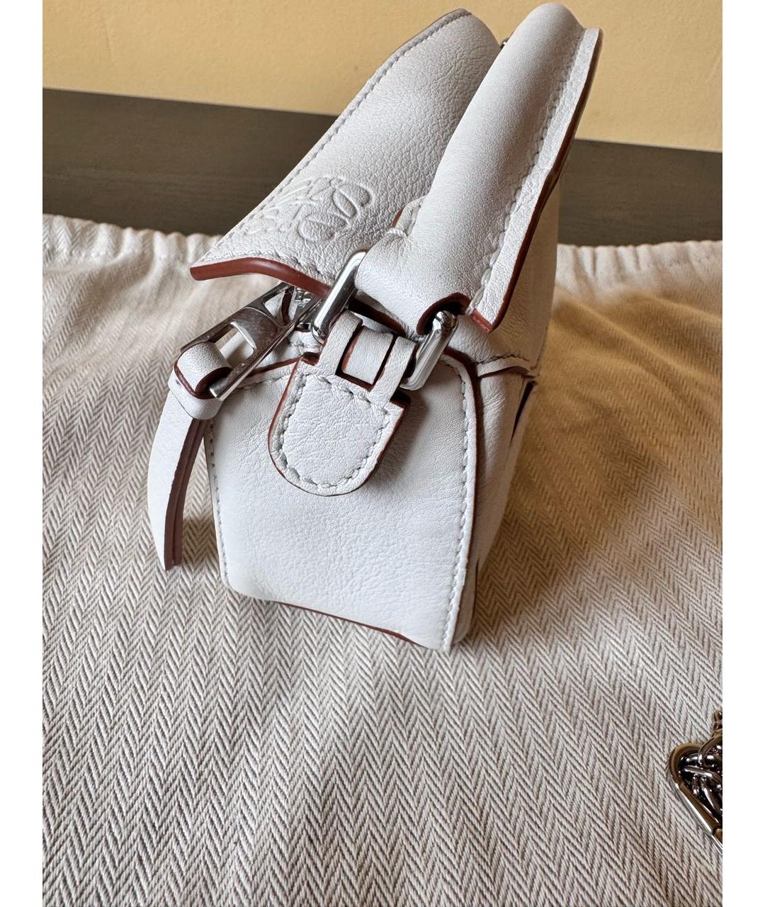 LOEWE Белая кожаная сумка с короткими ручками, фото 6