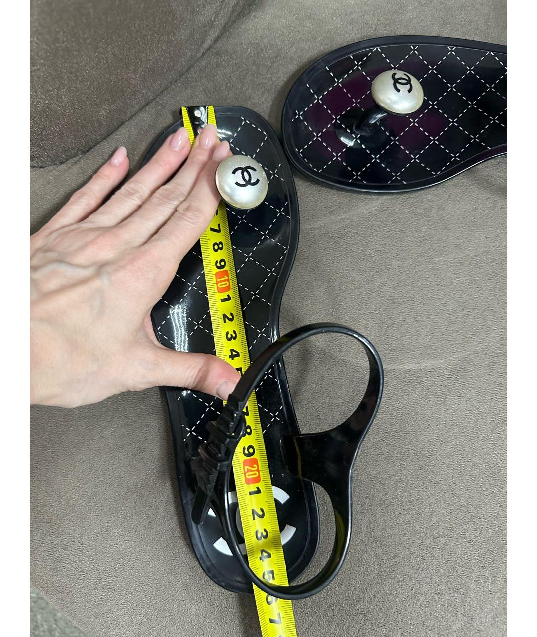 CHANEL Черные резиновые сандалии, фото 7