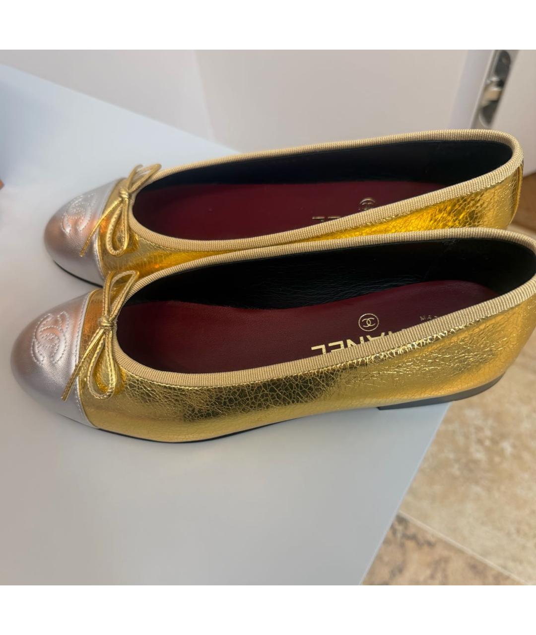 CHANEL Золотые кожаные балетки, фото 5