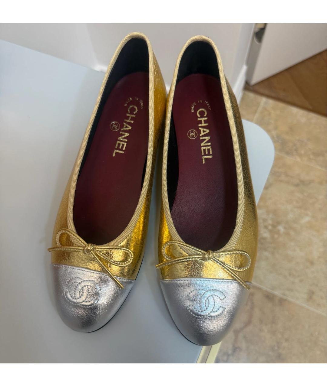 CHANEL Золотые кожаные балетки, фото 2