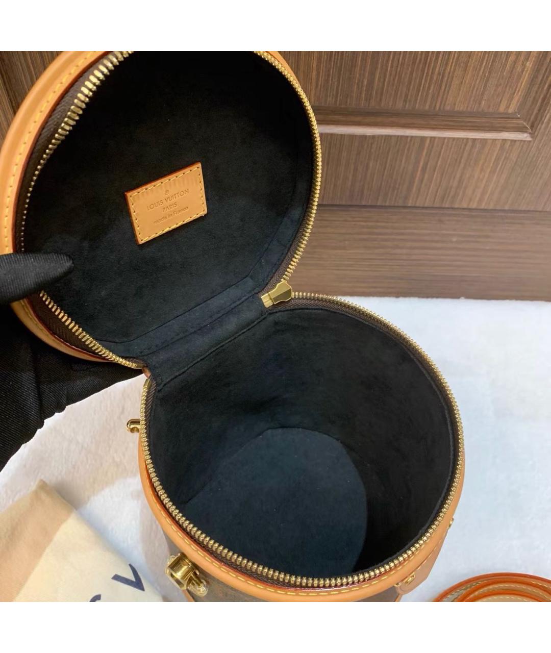 LOUIS VUITTON Коричневая кожаная сумка с короткими ручками, фото 7