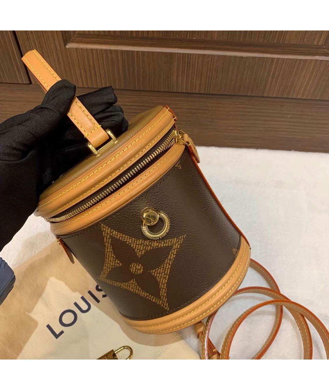 LOUIS VUITTON Коричневая кожаная сумка с короткими ручками, фото 8