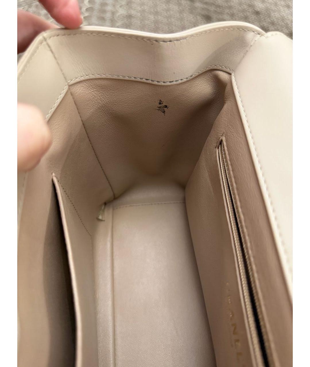 CHANEL Бежевая кожаная сумка через плечо, фото 6