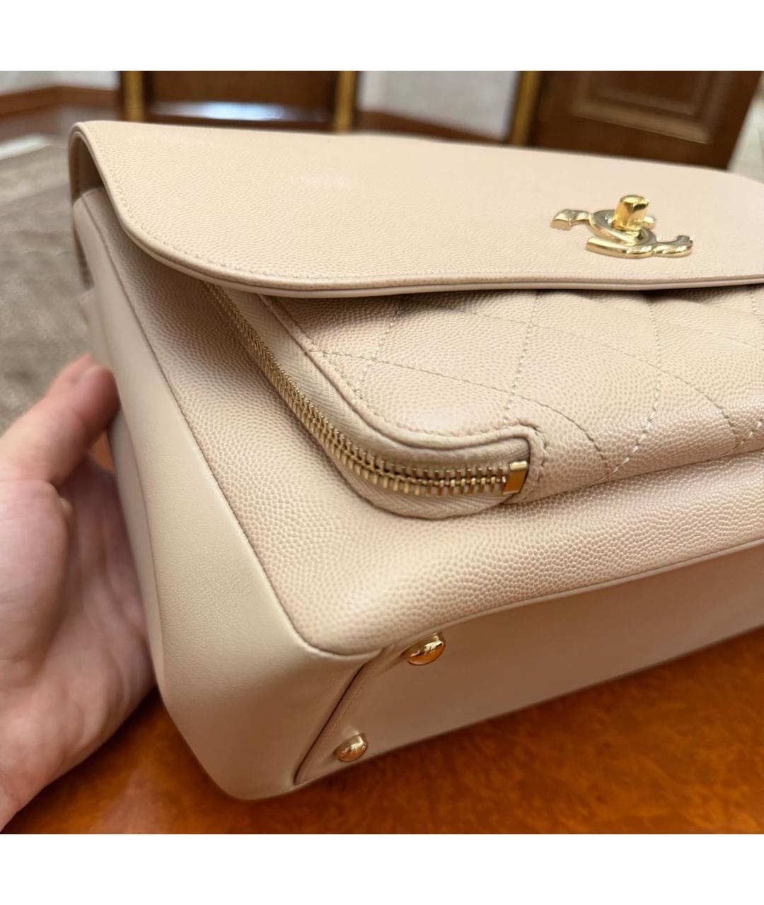 CHANEL Бежевая кожаная сумка через плечо, фото 5