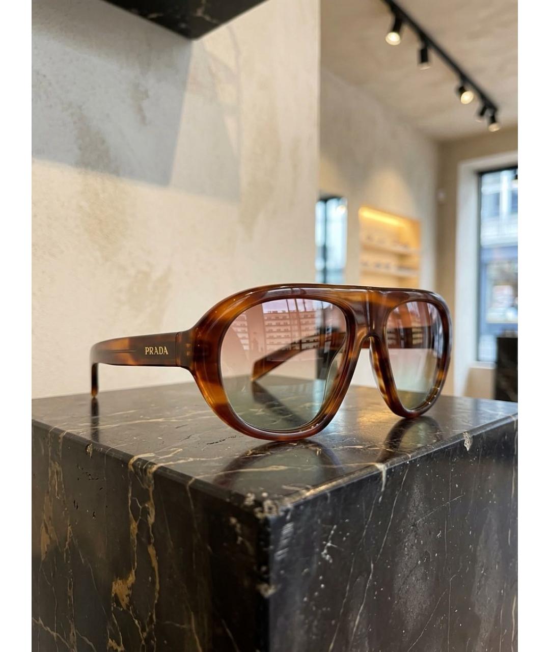 PRADA Коричневые пластиковые солнцезащитные очки, фото 5