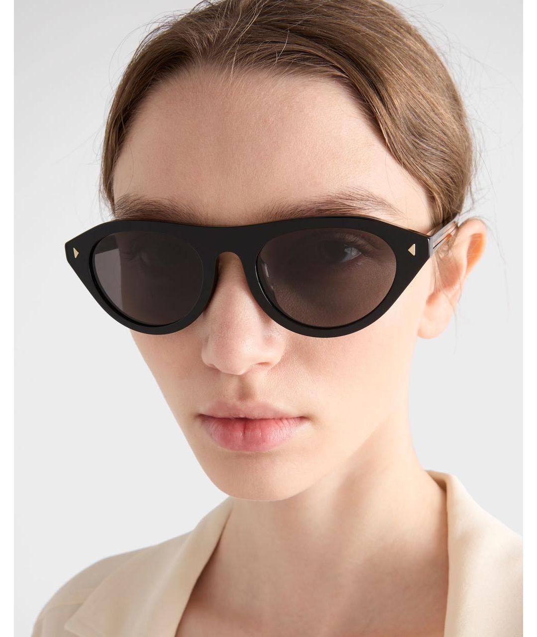 PRADA Черные пластиковые солнцезащитные очки, фото 5
