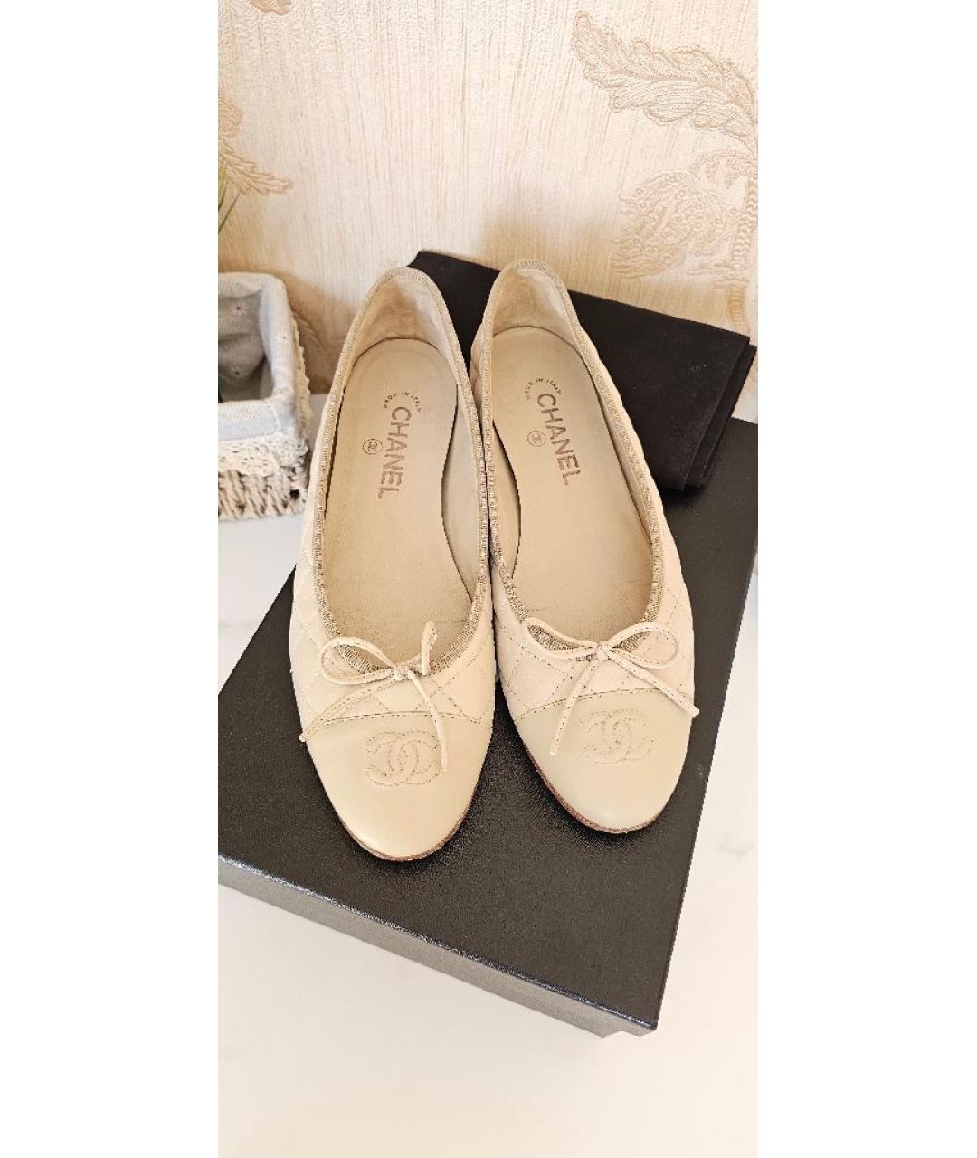 CHANEL Бежевые кожаные балетки, фото 4