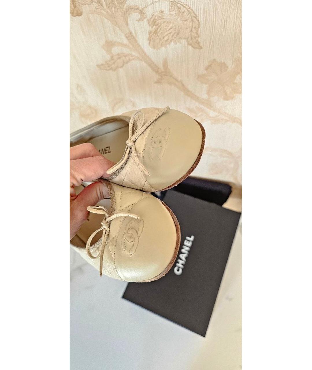 CHANEL Бежевые кожаные балетки, фото 7