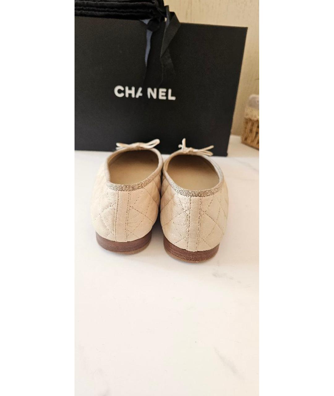 CHANEL Бежевые кожаные балетки, фото 5