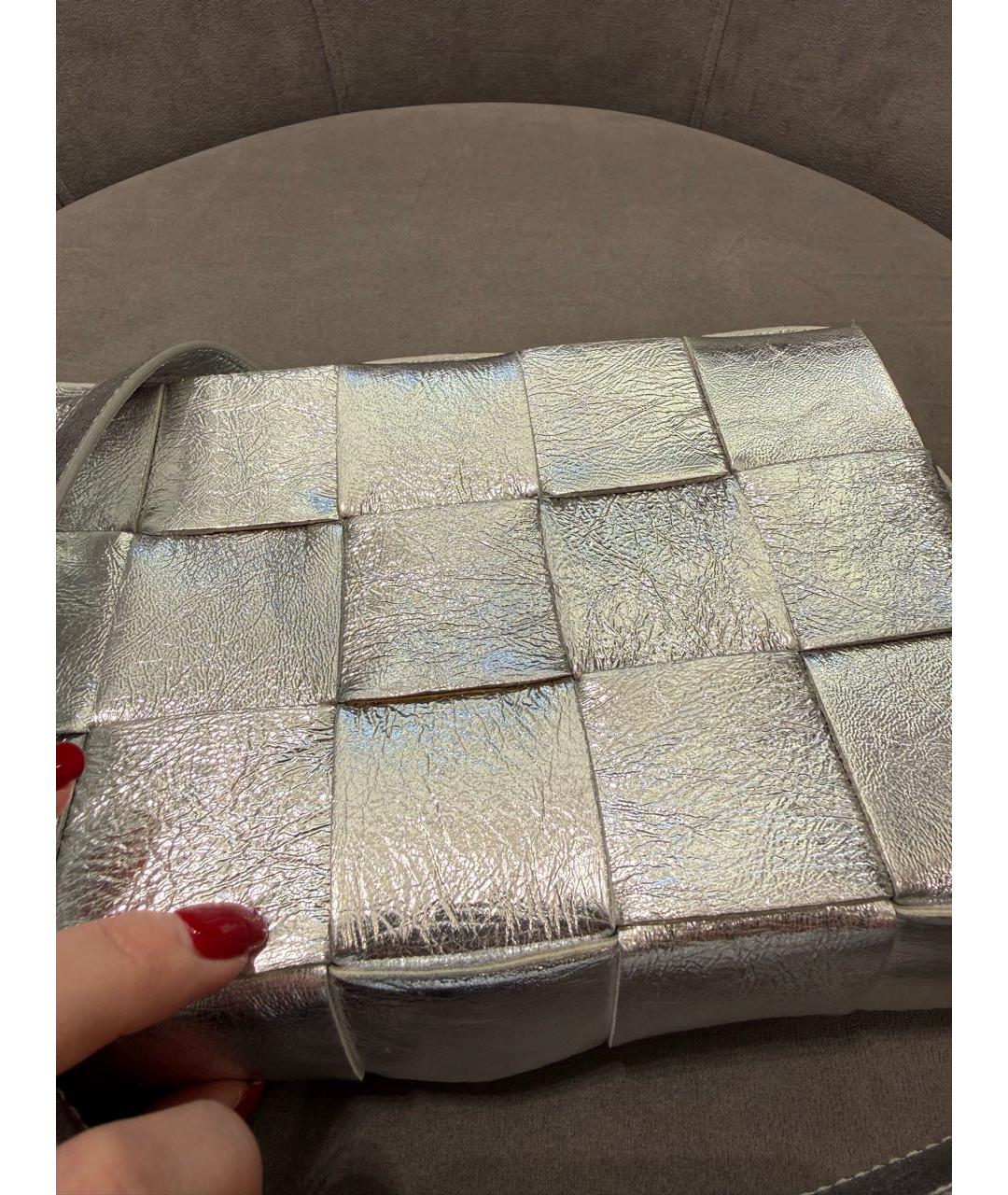 BOTTEGA VENETA Серебряная кожаная сумка через плечо, фото 6